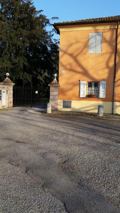 Al Cancello Bed & Breakfast Modena Bagian luar foto
