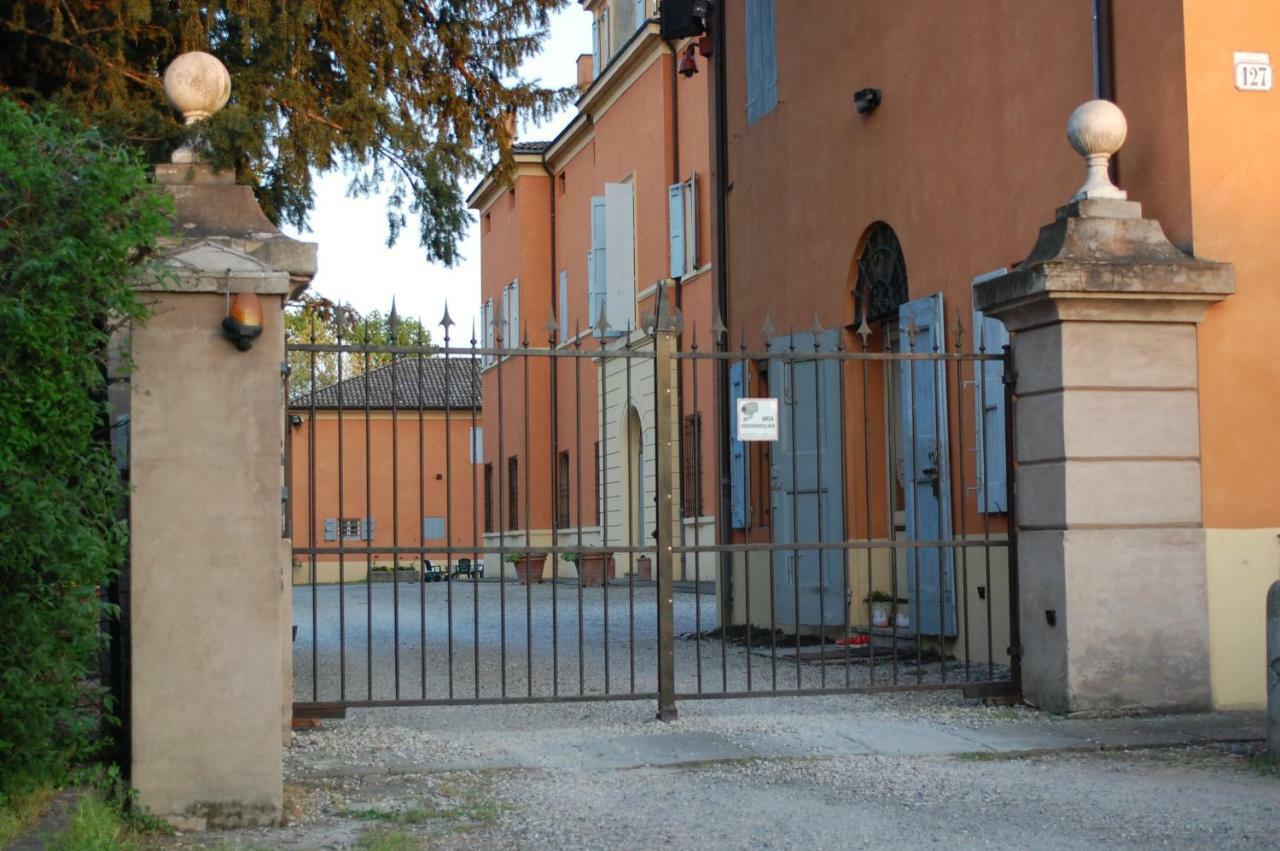 Al Cancello Bed & Breakfast Modena Bagian luar foto